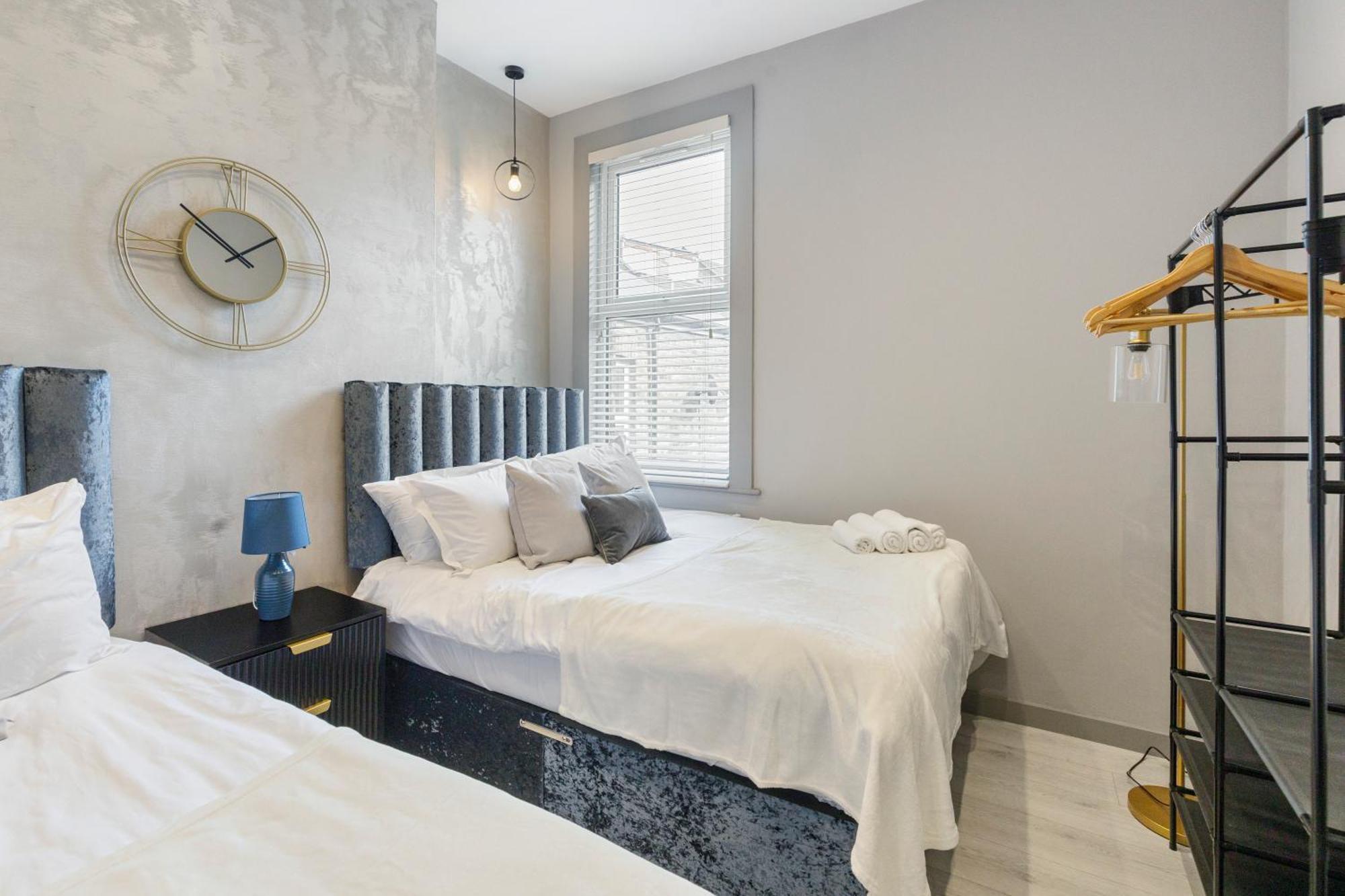 Wembley Luxury 3 Bedroom Лондон Екстериор снимка
