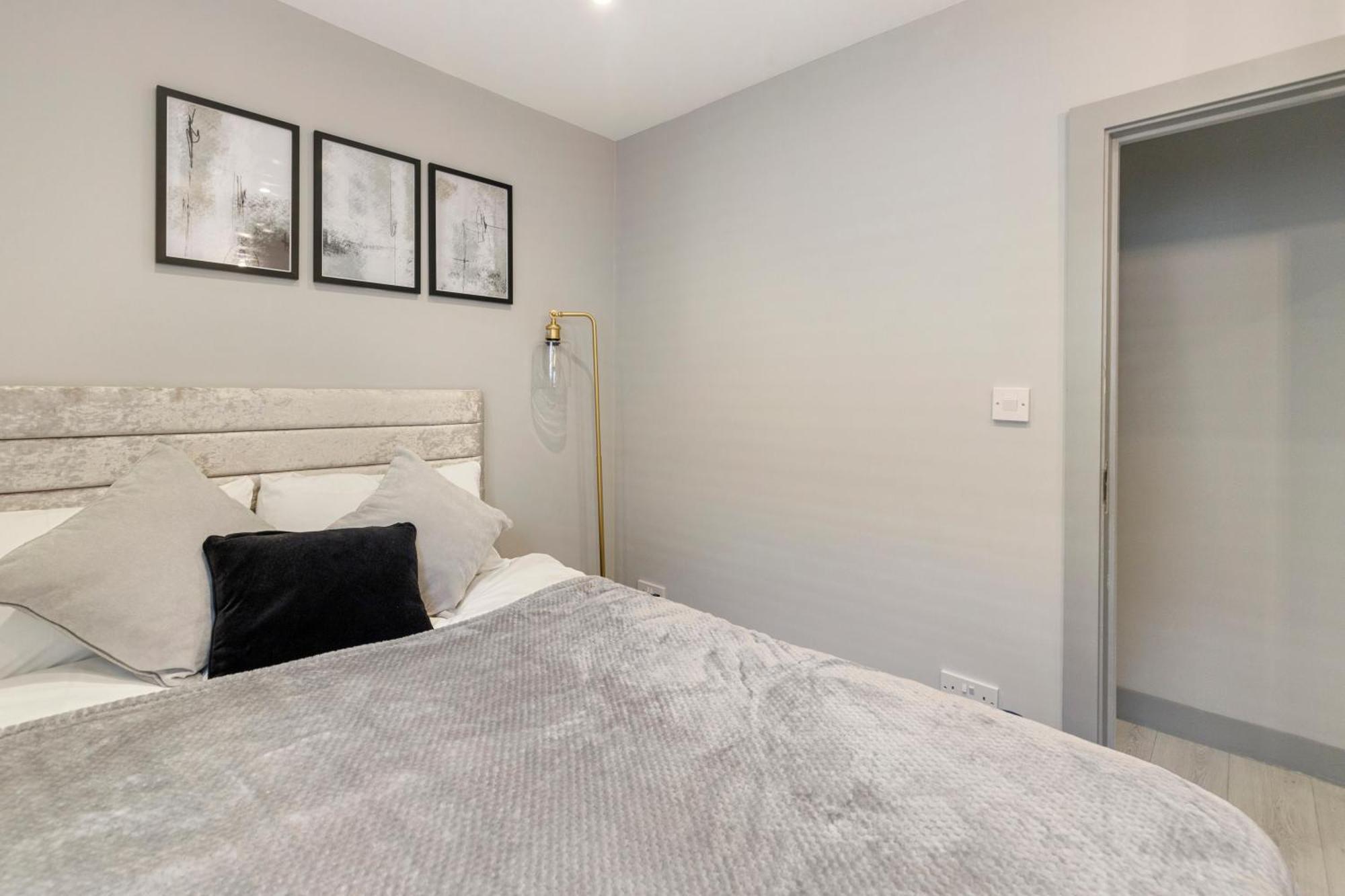 Wembley Luxury 3 Bedroom Лондон Екстериор снимка