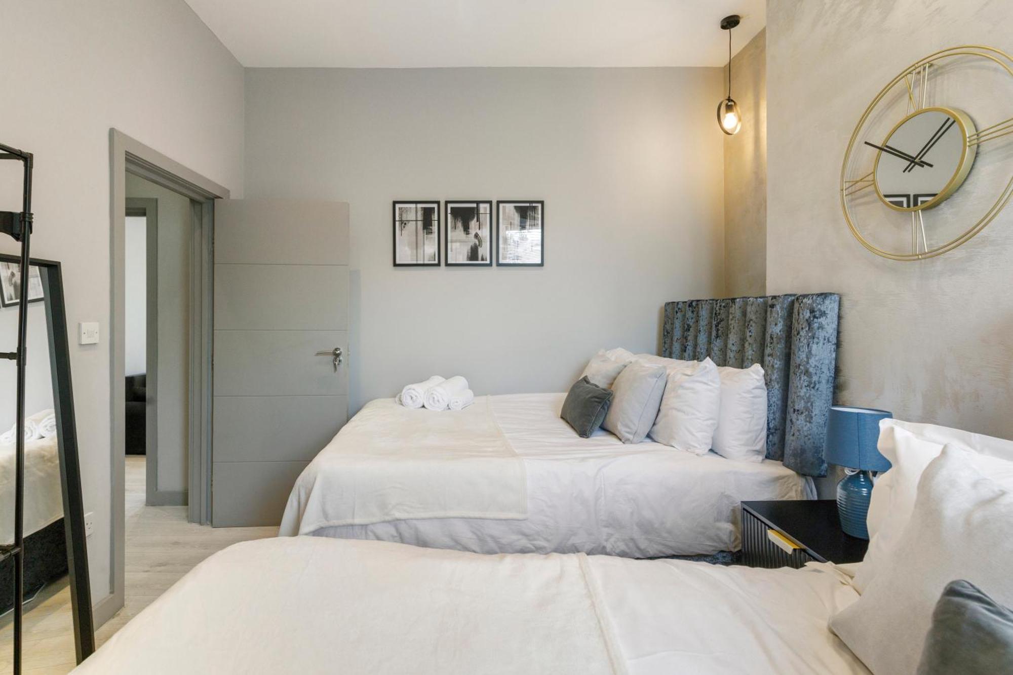 Wembley Luxury 3 Bedroom Лондон Екстериор снимка