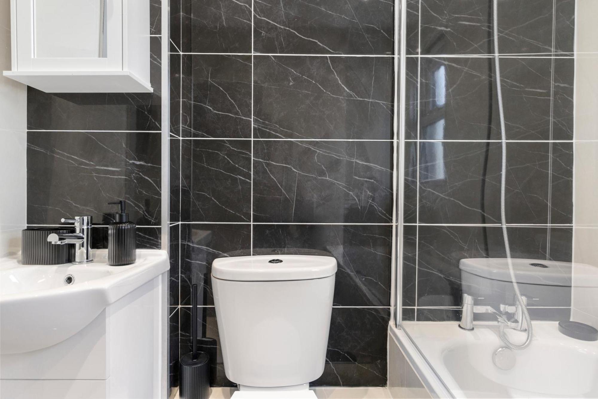 Wembley Luxury 3 Bedroom Лондон Екстериор снимка
